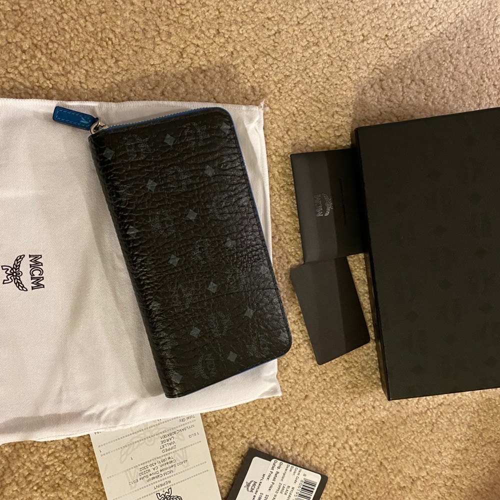 MCM black zipped wallet 95% new